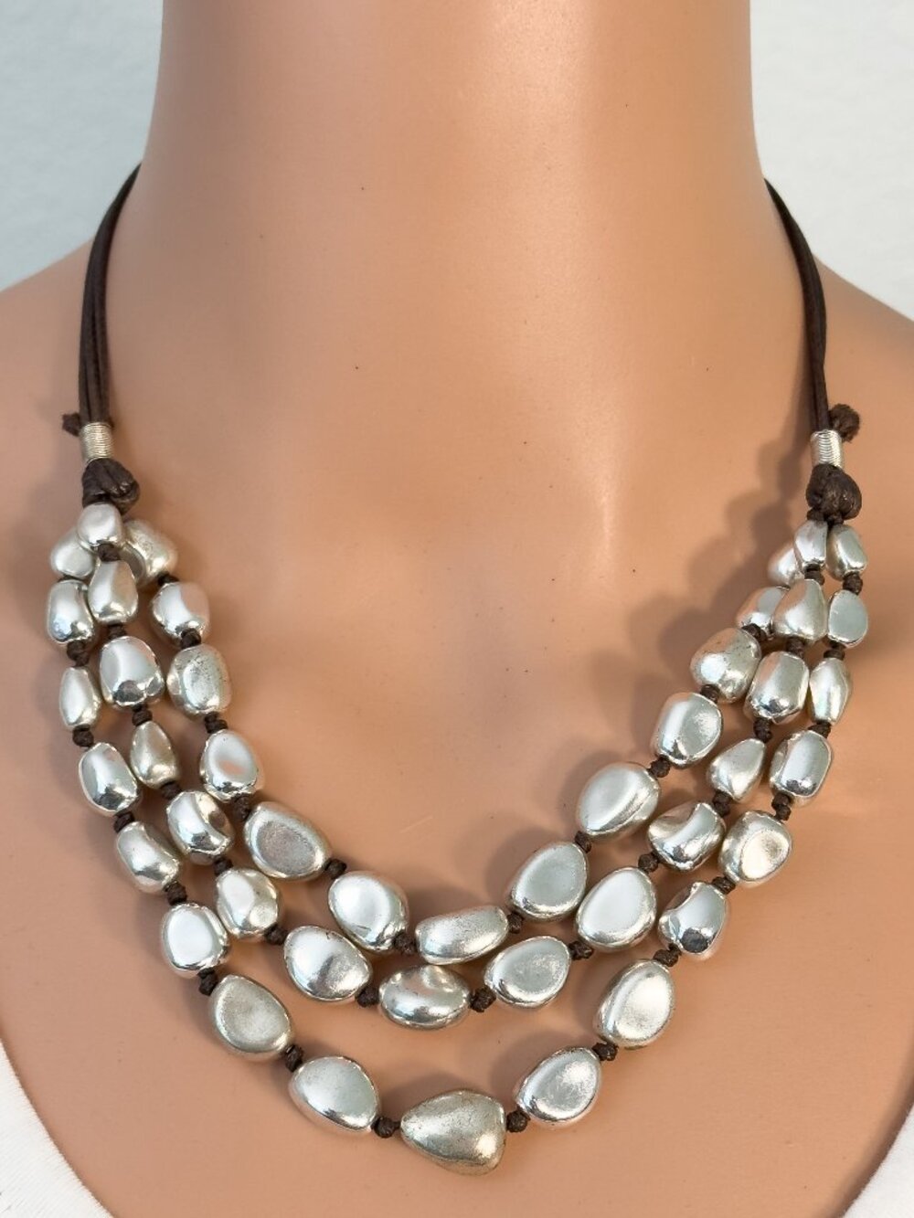 Designer Robert Lee Morris RLM Soho Silver Tone 3 Strand Beaded Necklace - Picture 4 of 14